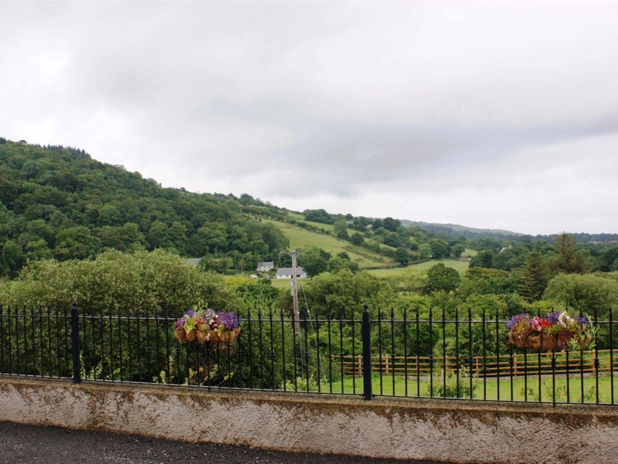 Glenn Eireann House Panzió Cushendall Kültér fotó
